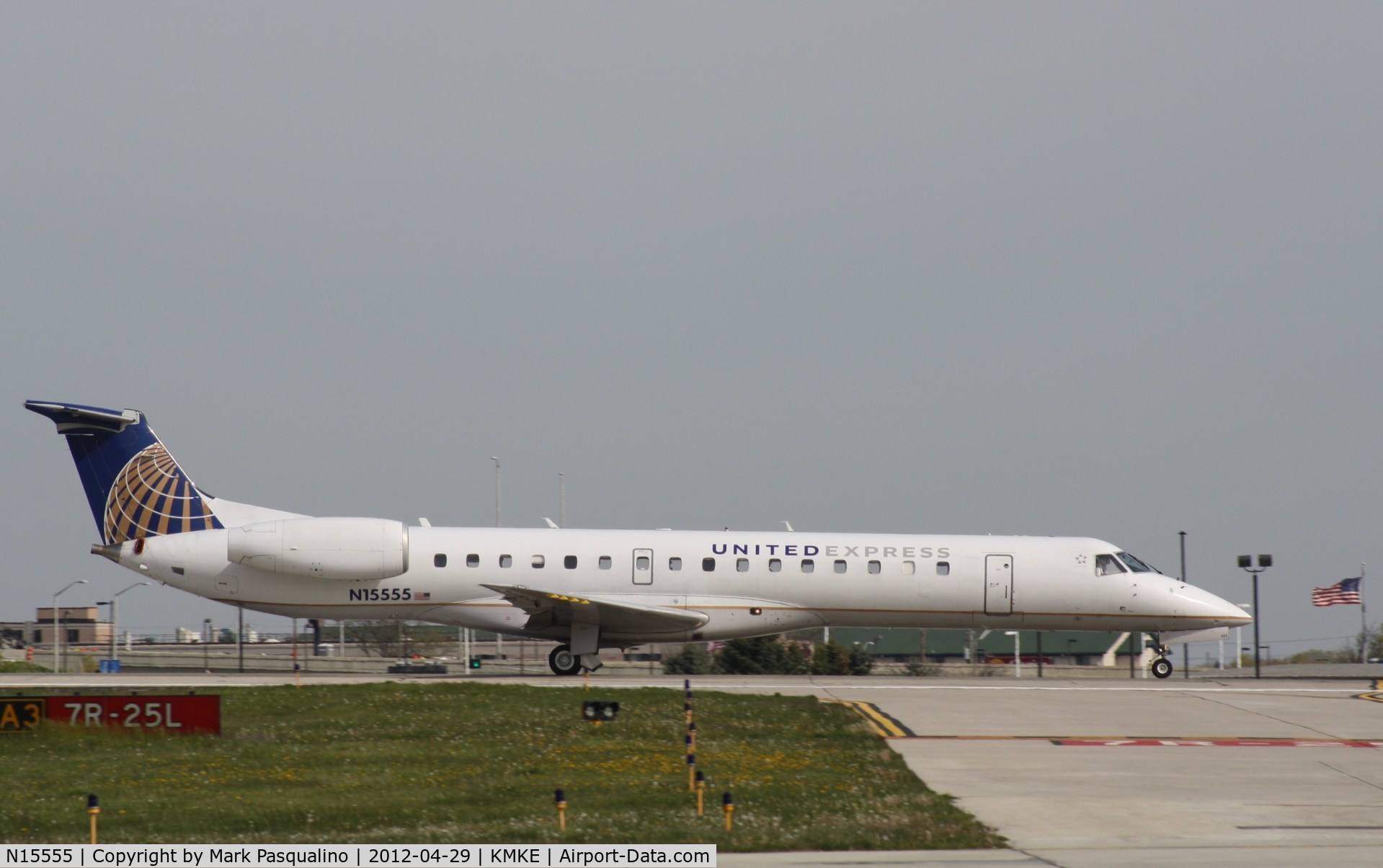 N15555, 2002 Embraer ERJ-145LR (EMB-145LR) C/N 145594, EMB-145LR