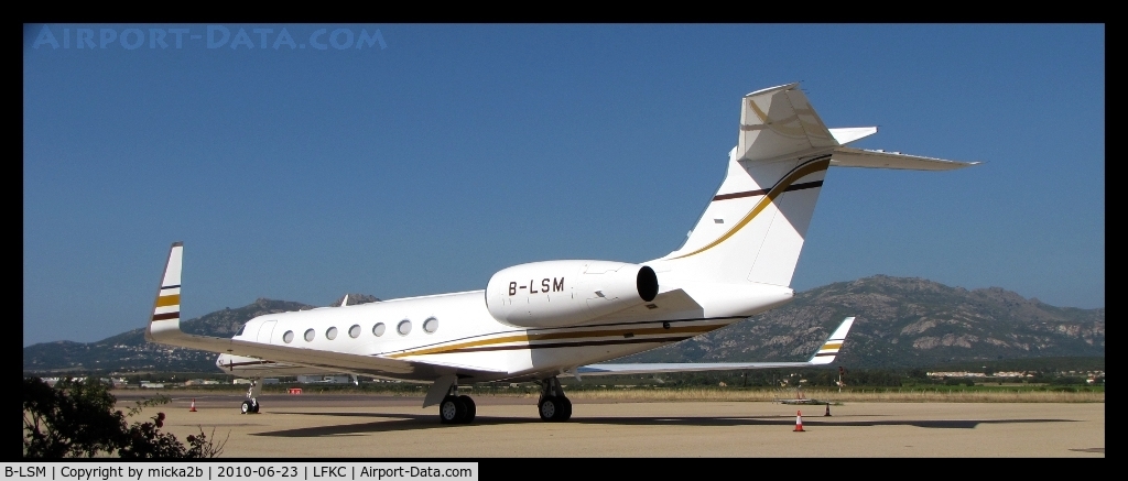 B-LSM, Gulfstream Aerospace GV-SP (G550) C/N 5250, Parked