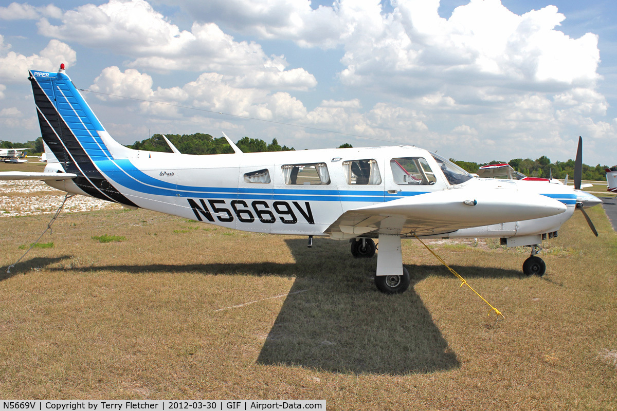 N5669V, Piper PA-32R-300 Cherokee Lance C/N 32R-7780356, At Gilbert Airport ,Winter Haven , Florida