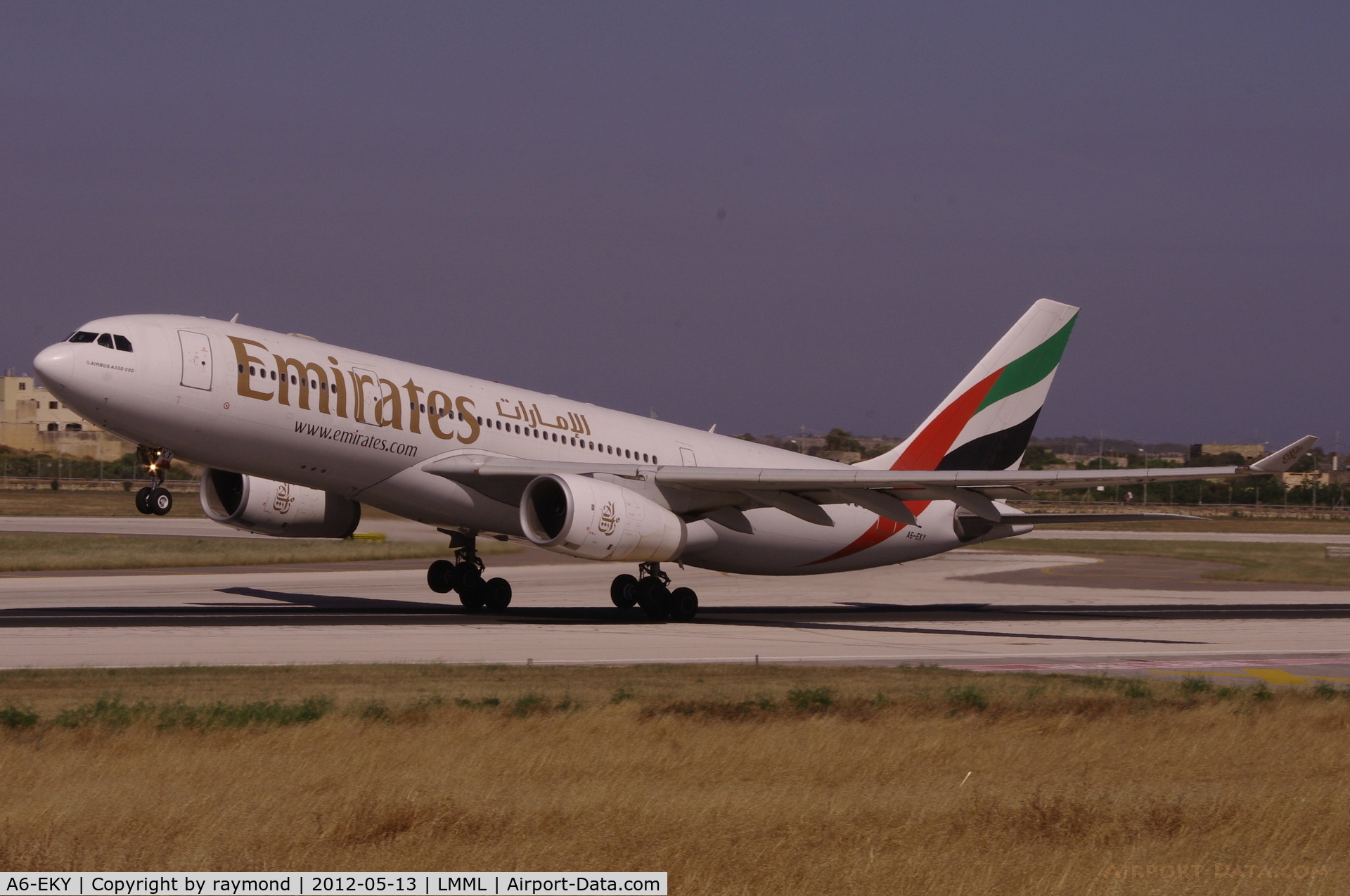 A6-EKY, 2000 Airbus A330-243 C/N 328, A330 A6-EKY Emirates Airlines during take-off from RW31