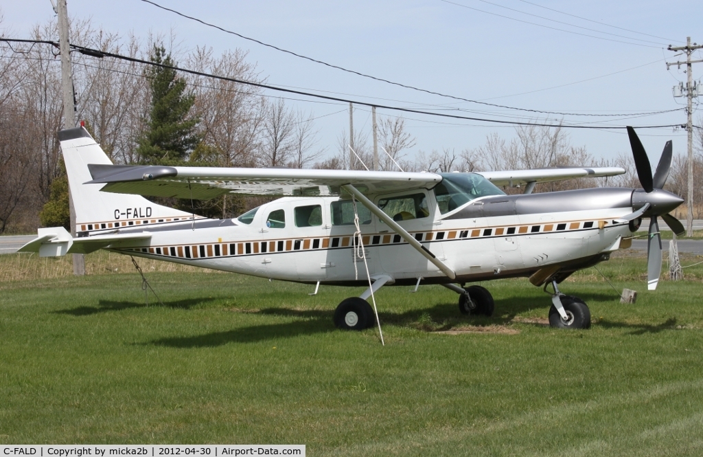 C-FALD, 2004 Gbair GBAIT-7 T C/N 001, Parked