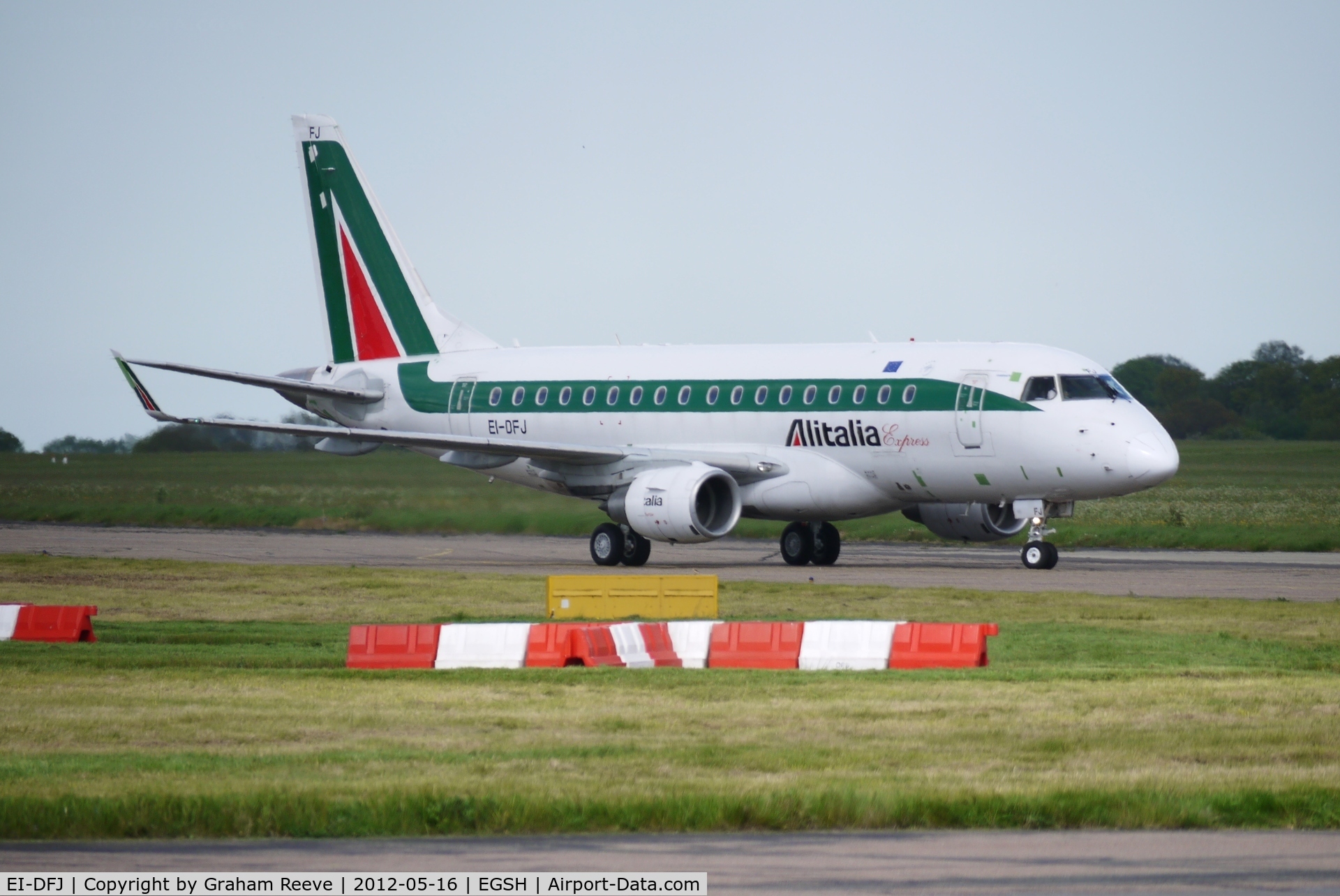 EI-DFJ, 2003 Embraer 170LR (ERJ-170-100LR) C/N 17000011, Arriving for paint.