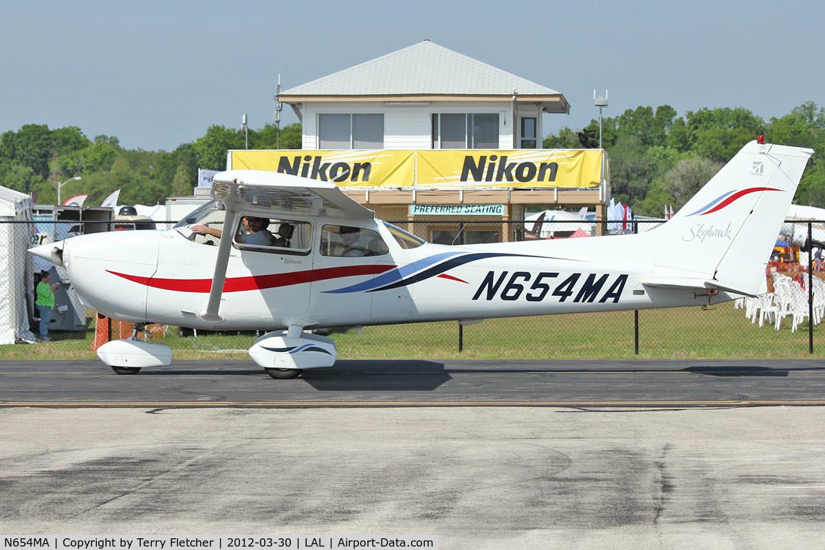 N654MA, 2000 Cessna 172R C/N 17280939, At 2012 Sun N Fun