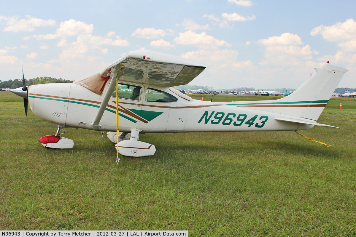 N96943, 1979 Cessna 182Q Skylane C/N 18266904, At 2012 Sun N Fun