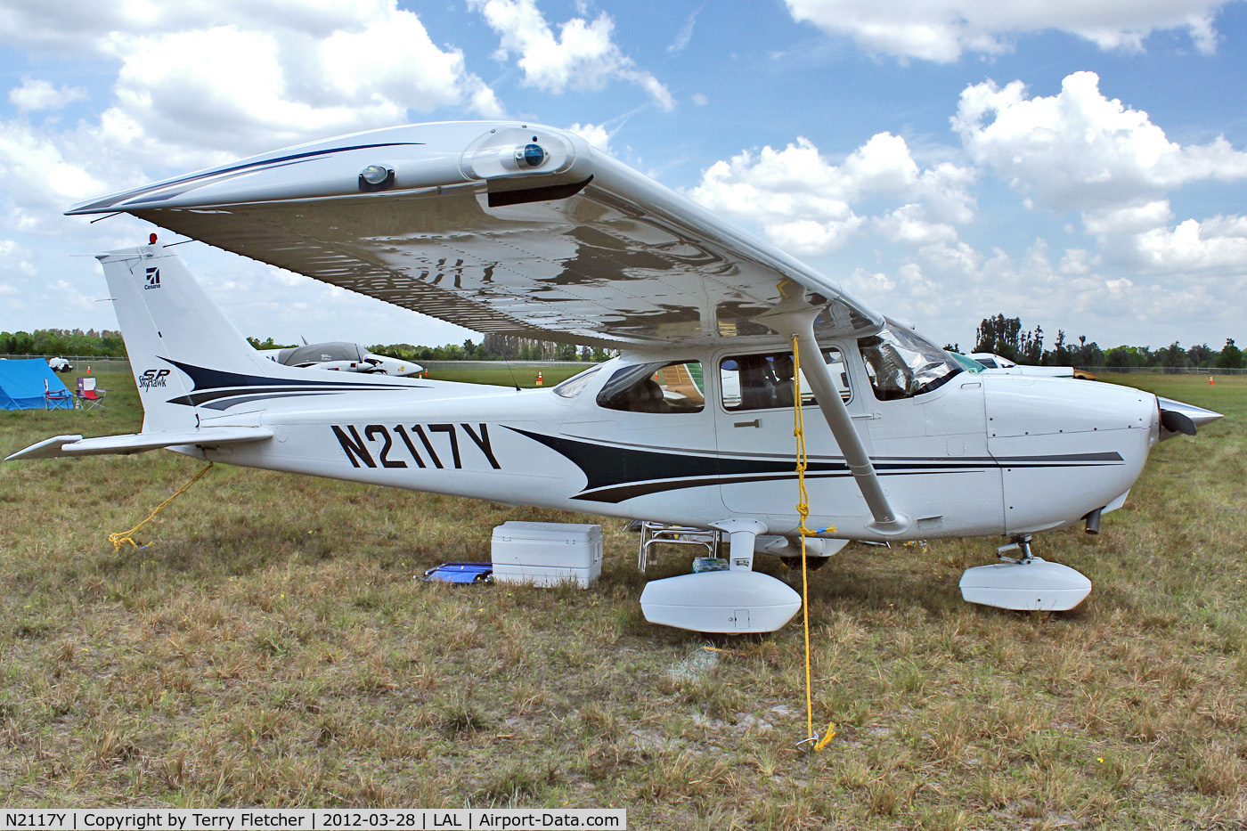 N2117Y, 2004 Cessna 172S C/N 172S9622, At 2012 Sun N Fun