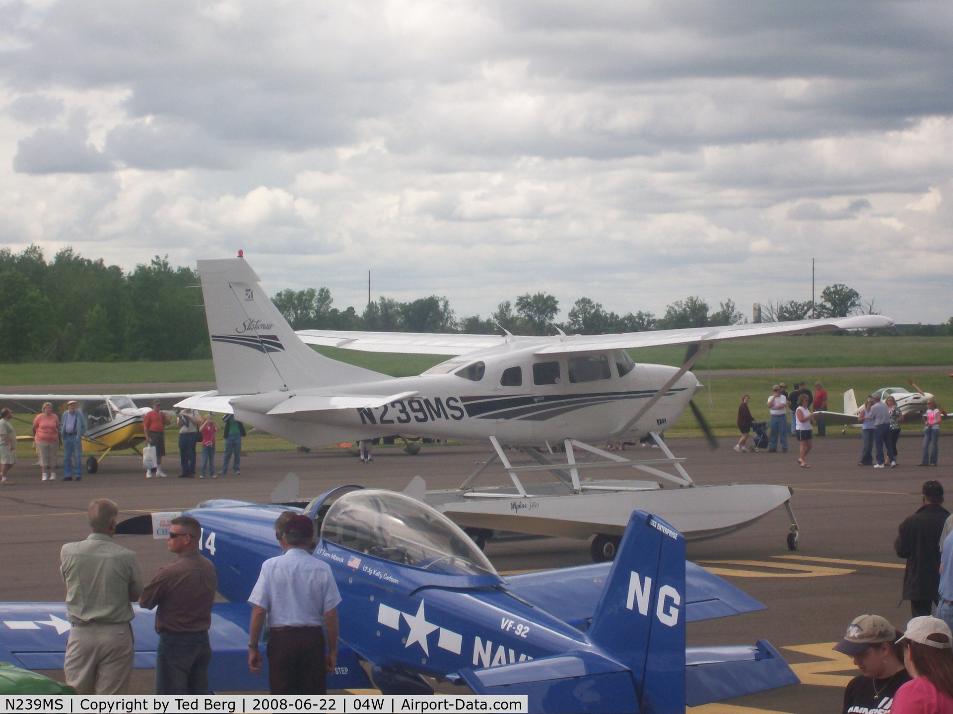 N239MS, 1999 Cessna 206H Stationair C/N 20608034, On floats