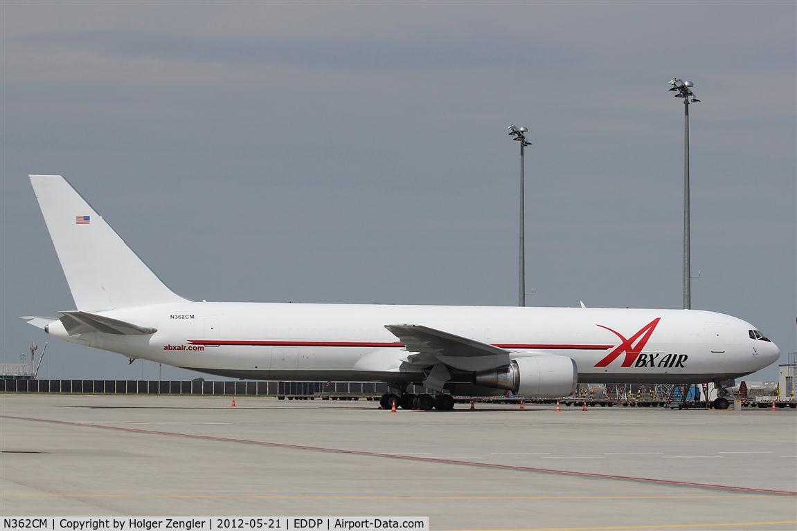 N362CM, 1988 Boeing 767-338 C/N 24316, Lonesome freighter on hot concrete....