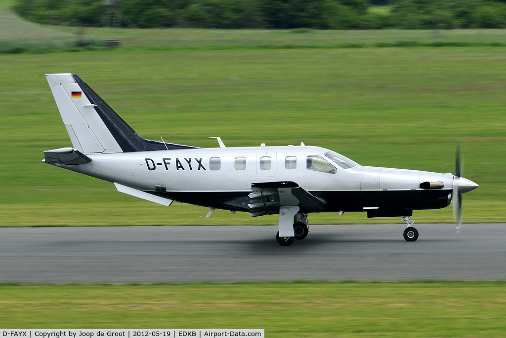 D-FAYX, 2009 Socata TBM-850 C/N 514, take off run from Hangelar