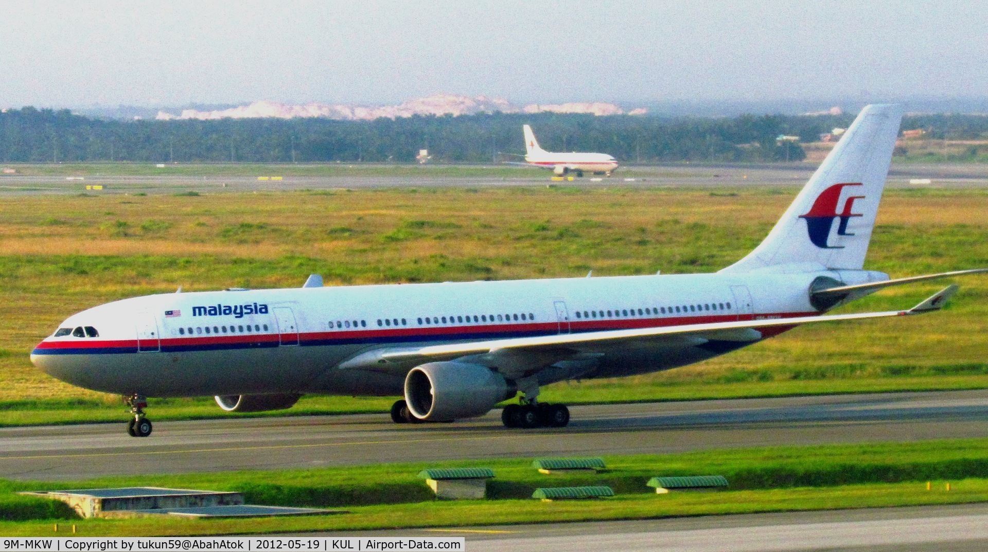 9M-MKW, 1999 Airbus A330-223 C/N 300, Malaysia Airlines