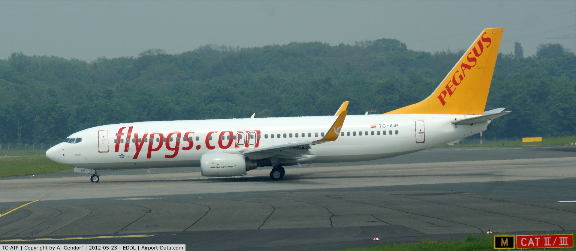 TC-AIP, 2011 Boeing 737-82R C/N 40877, Pegasus Airlines, waiting for take off at Düsseldorf Int´l (EDDL)