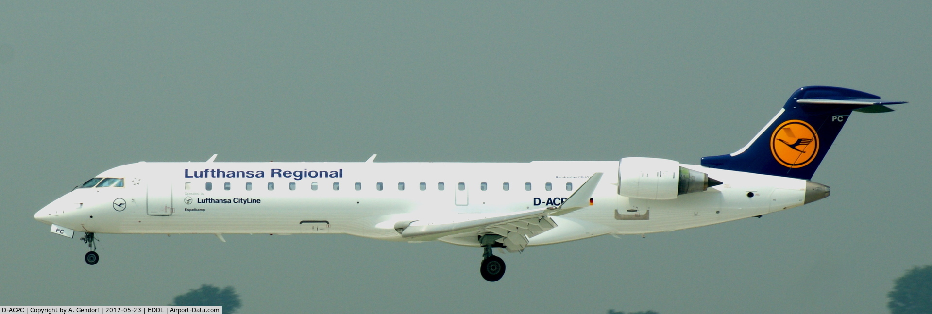 D-ACPC, 2001 Canadair CRJ-701ER (CL-600-2C10) Regional Jet C/N 10014, Lufthansa Cityline, on finals at Düsseldorf Int´l (EDDL)