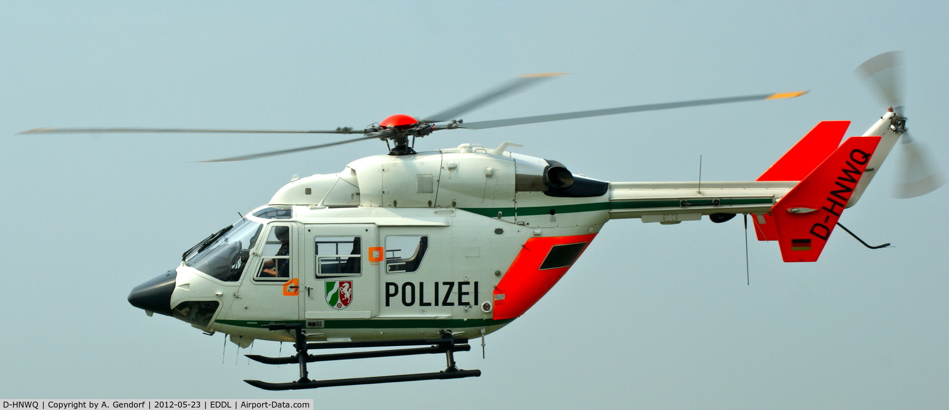 D-HNWQ, 2004 Eurocopter-Kawasaki BK-117C-1 C/N 7554, Polizei, seen here coming back to its homebase at Düsseldorf Int´l (EDDL)