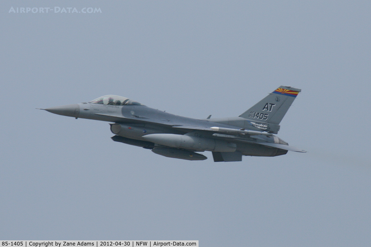 85-1405, 1985 General Dynamics F-16C C/N 5C-185, Departing NAS Fort Worth