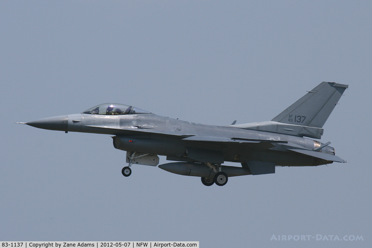 83-1137, 1983 General Dynamics F-16C Fighting Falcon C/N 5C-20, Departing NAS Fort Worth