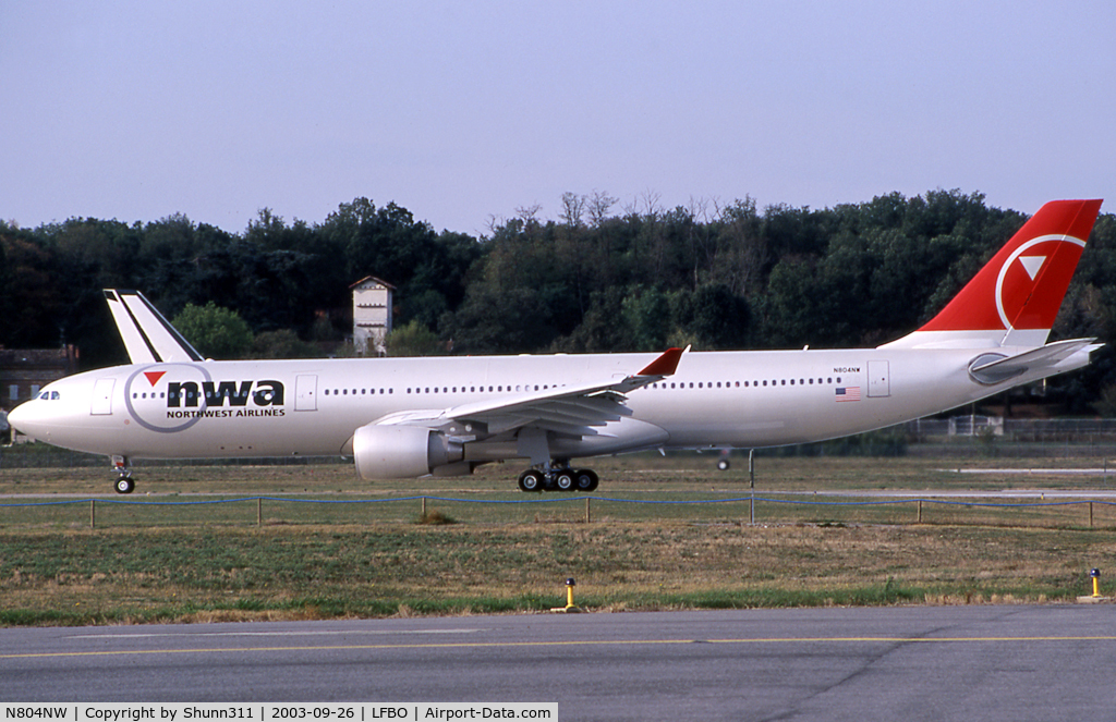 N804NW, 2003 Airbus A330-323 C/N 0549, Delivery day...