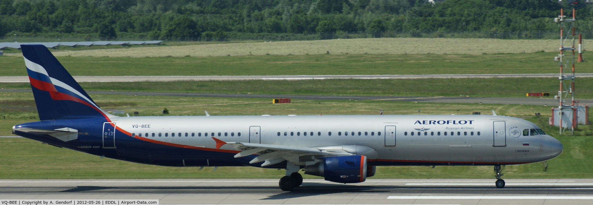 VQ-BEE, 2009 Airbus A321-211 C/N 4099, Aeroflot, is running down Rwy05R at Düsseldorf Int´l (EDDL)