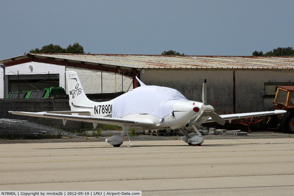 N789DL, 2005 Cirrus SR22 C/N 1732, Parked