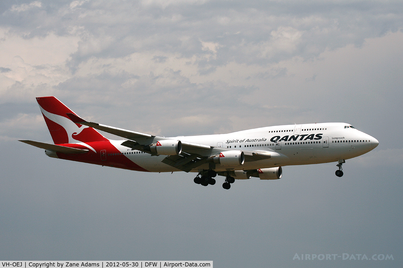 VH-OEJ, 2003 Boeing 747-438/ER C/N 32914, QANTAS landing at DFW Airport - Formerly painted as 