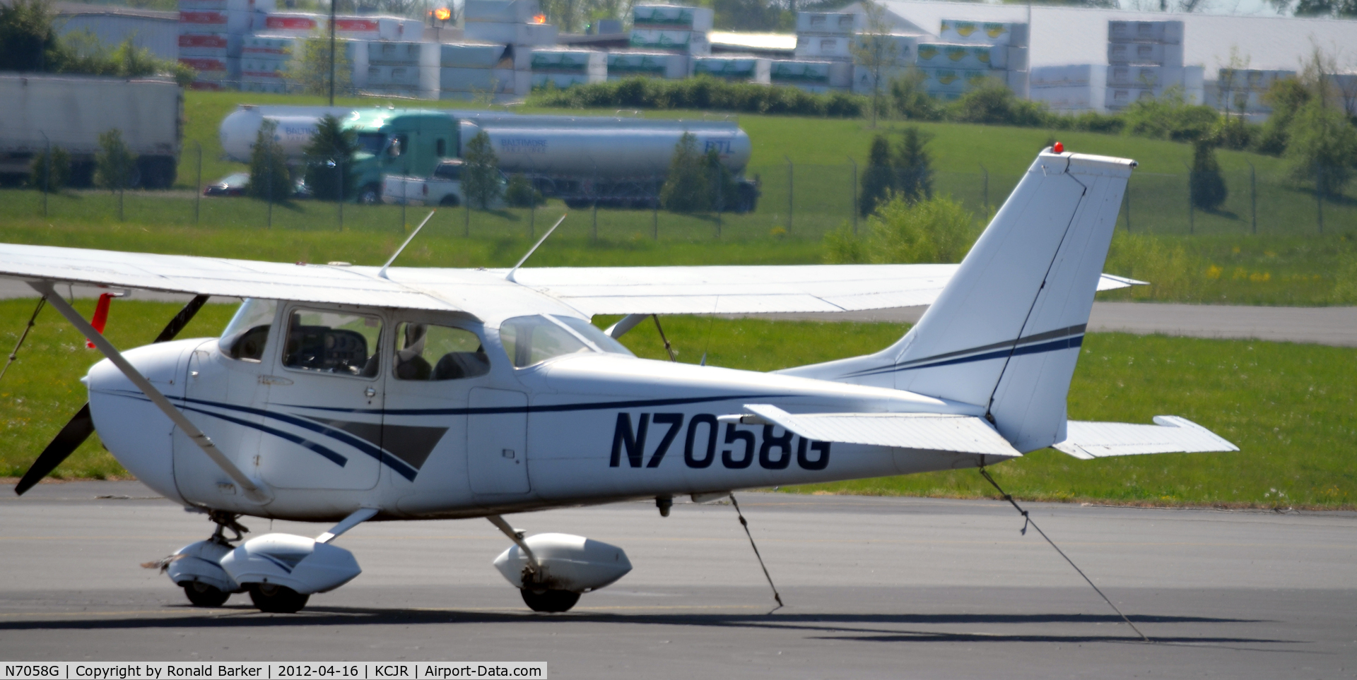 N7058G, 1969 Cessna 172K Skyhawk C/N 17258758, Culpeper