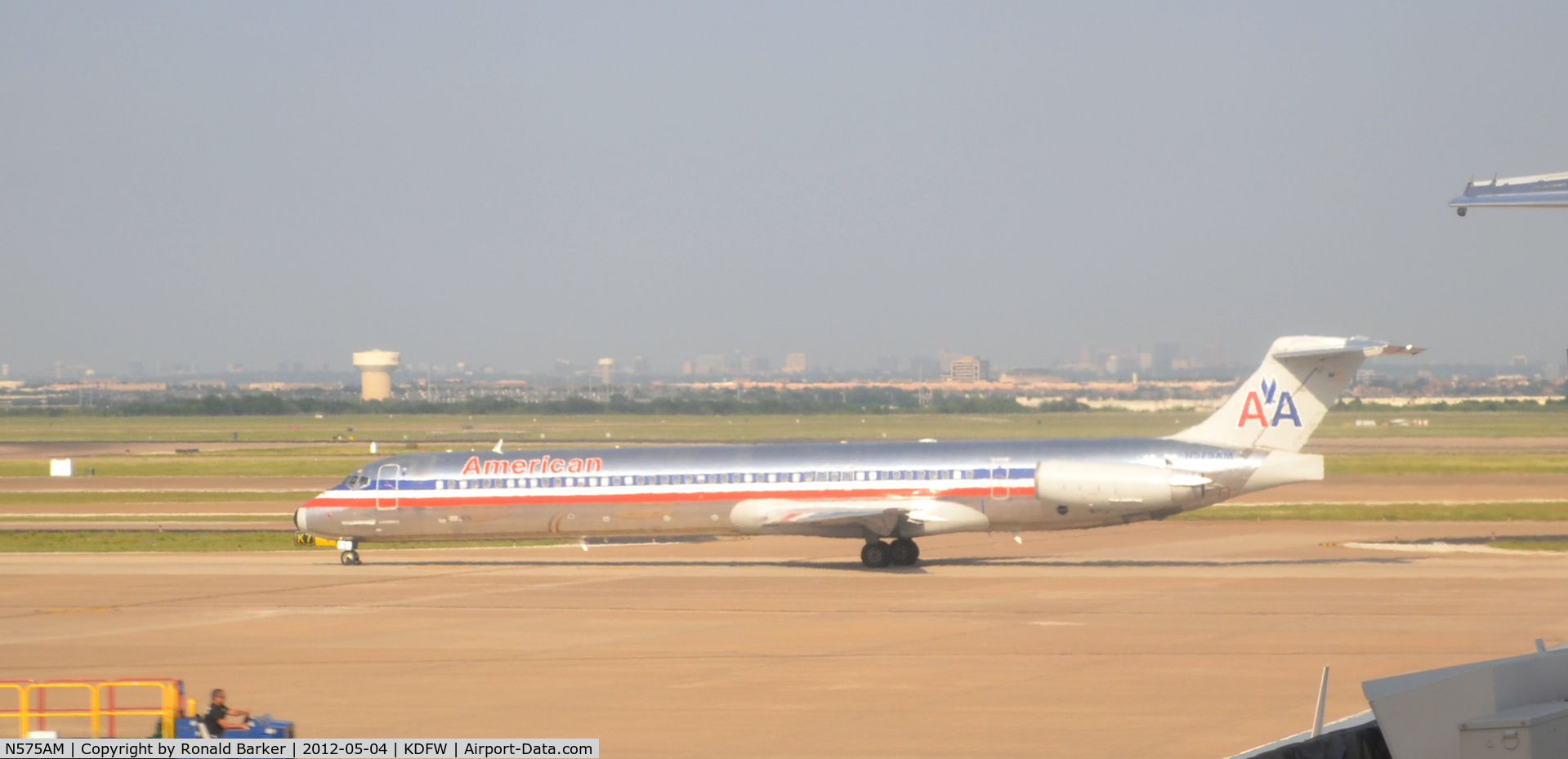 N575AM, 1991 McDonnell Douglas MD-82 (DC-9-82) C/N 53152, Dallas