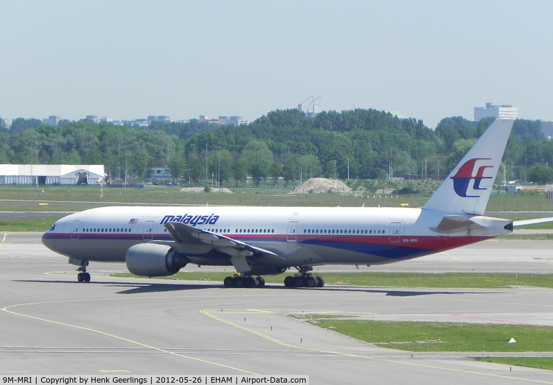 9M-MRI, 1998 Boeing 777-2H6/ER C/N 28416, Schiphol Airport
