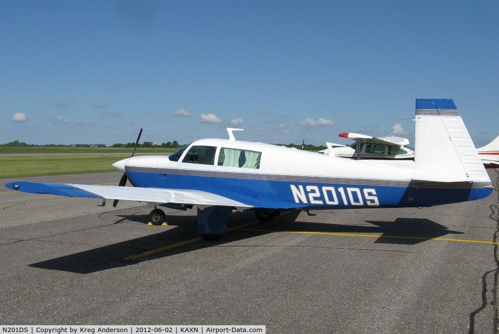 N201DS, 1976 Mooney M20J 201 C/N 24-0015, 2012 Chandler Field Fly-in