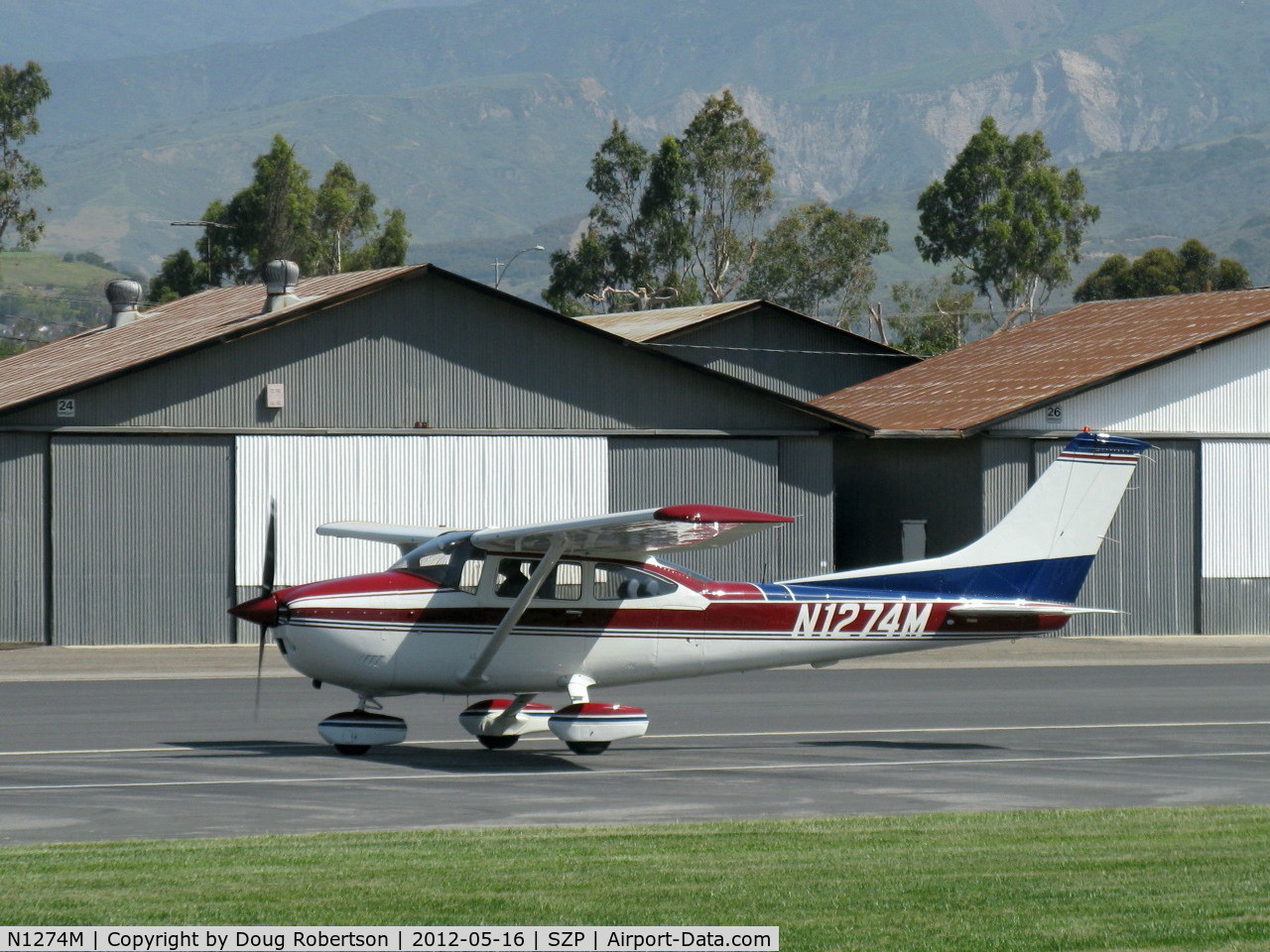 N1274M, 1975 Cessna 182P Skylane C/N 18264271, 1975 Cessna 182P SKYLANE, Continental O-470-S 230 Hp, takeoff roll Rwy 22