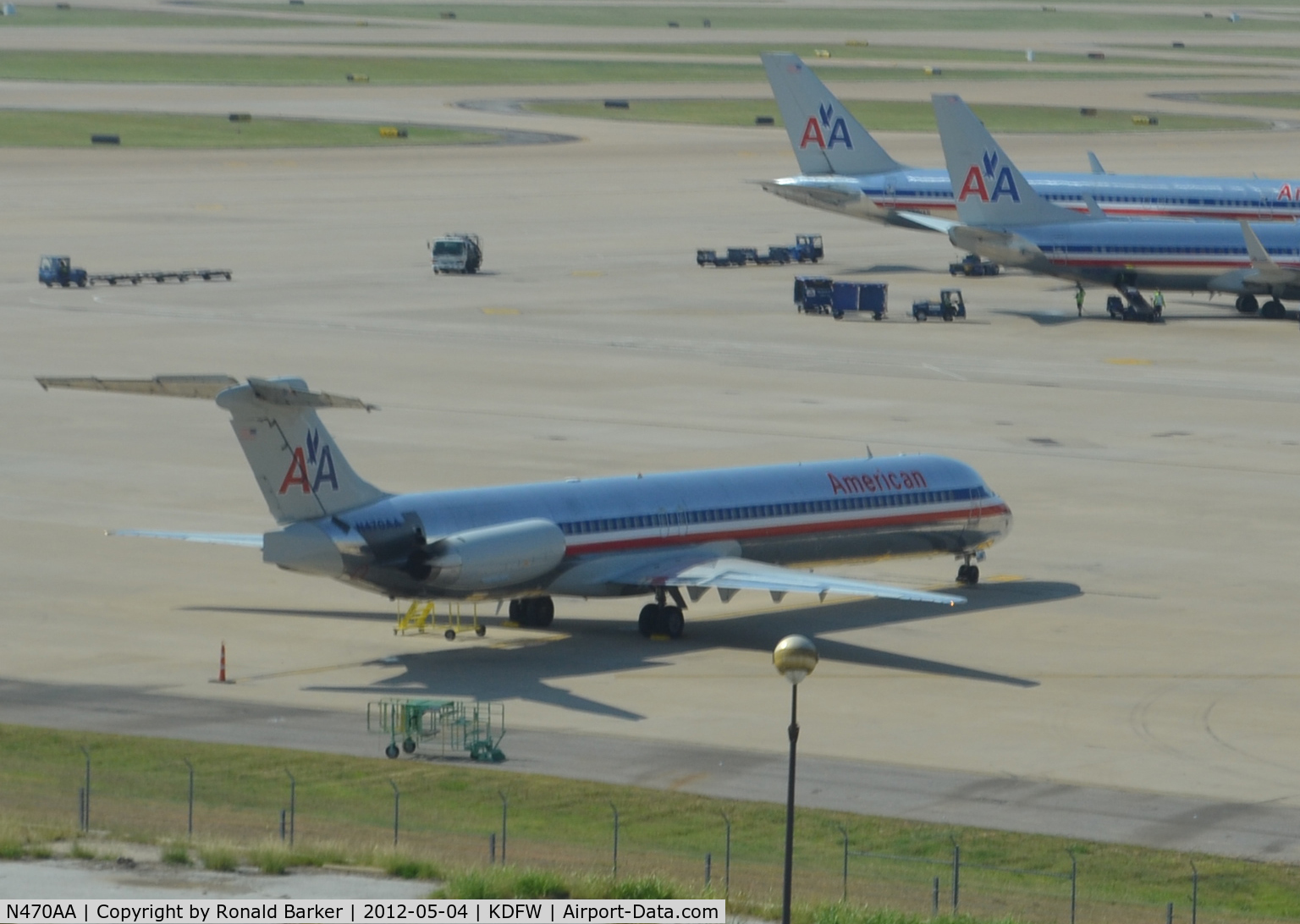 N470AA, 1988 McDonnell Douglas MD-82 (DC-9-82) C/N 49600, Dallas