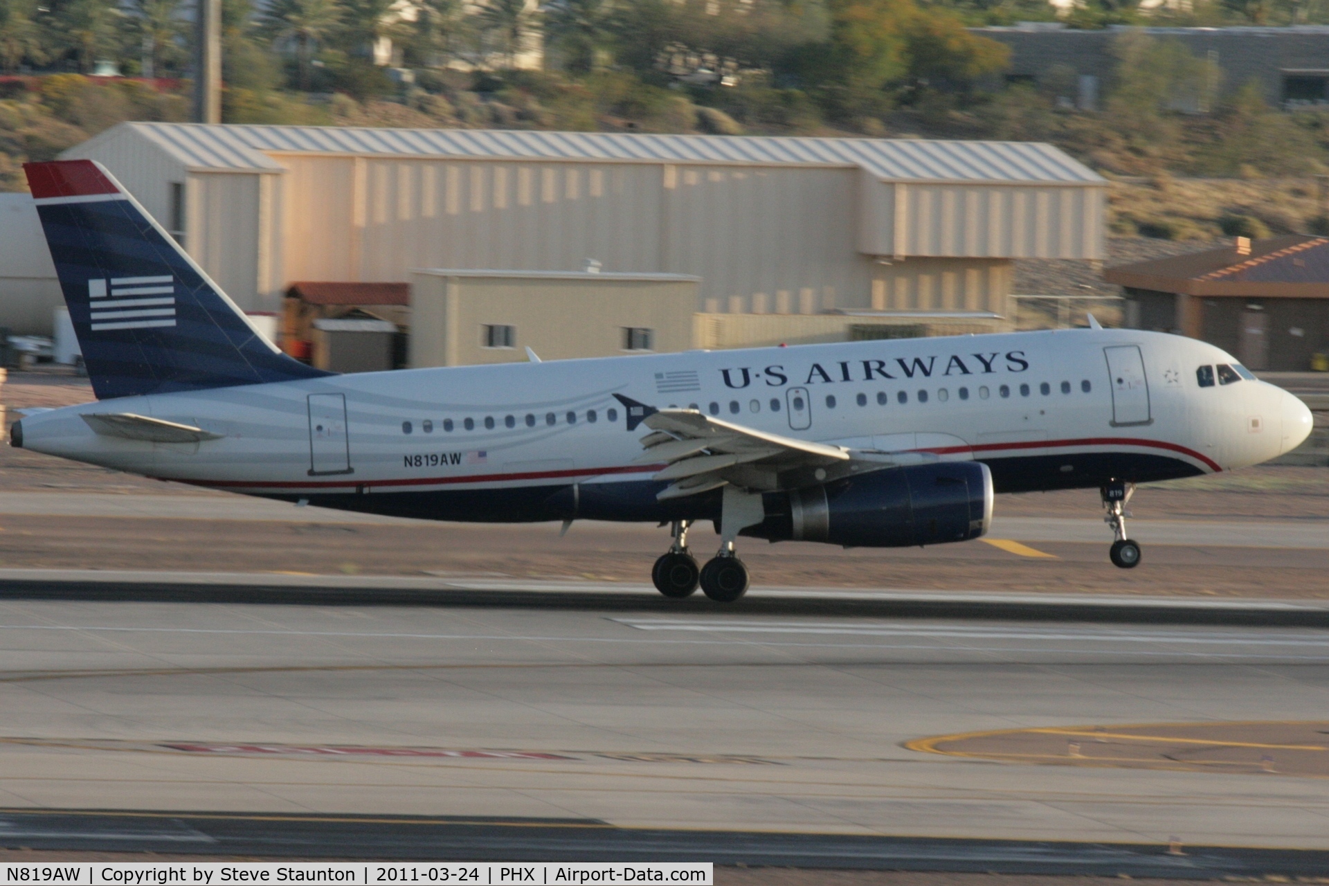N819AW, 2000 Airbus A319-132 C/N 1395, Taken at Phoenix Sky Harbor Airport, in March 2011 whilst on an Aeroprint Aviation tour