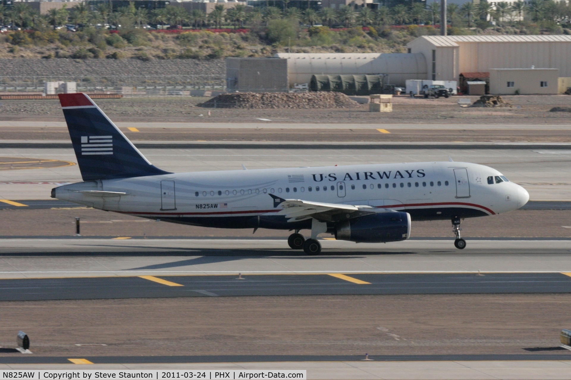 N825AW, 2001 Airbus A319-132 C/N 1527, Taken at Phoenix Sky Harbor Airport, in March 2011 whilst on an Aeroprint Aviation tour