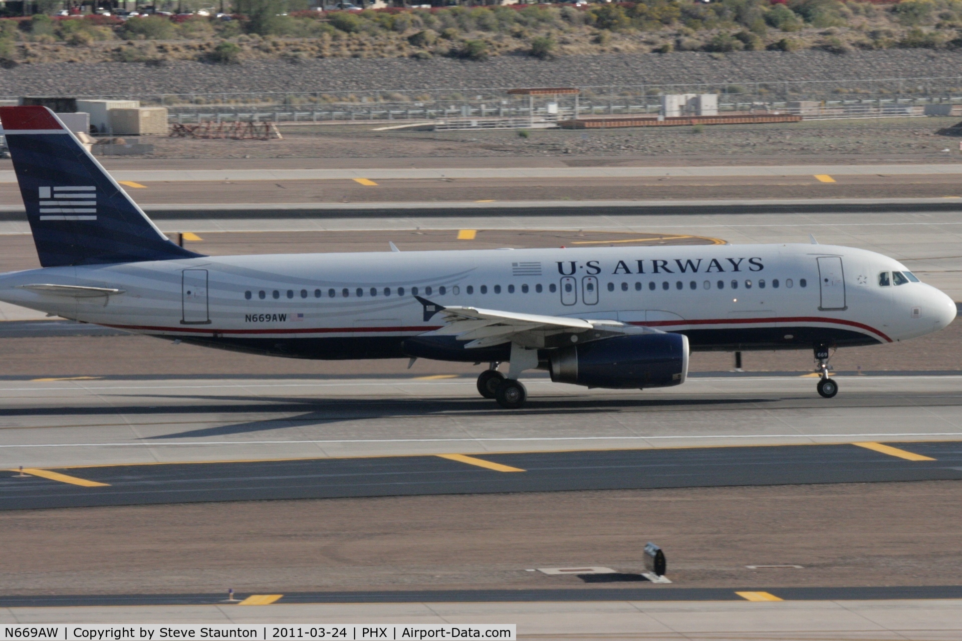 N669AW, 2002 Airbus A320-232 C/N 1792, Taken at Phoenix Sky Harbor Airport, in March 2011 whilst on an Aeroprint Aviation tour