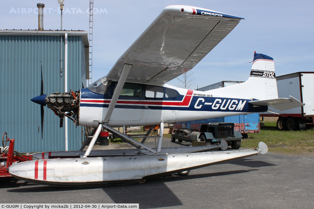 C-GUGM, 1976 Cessna A185F Skywagon 185 C/N 18502923, Parked