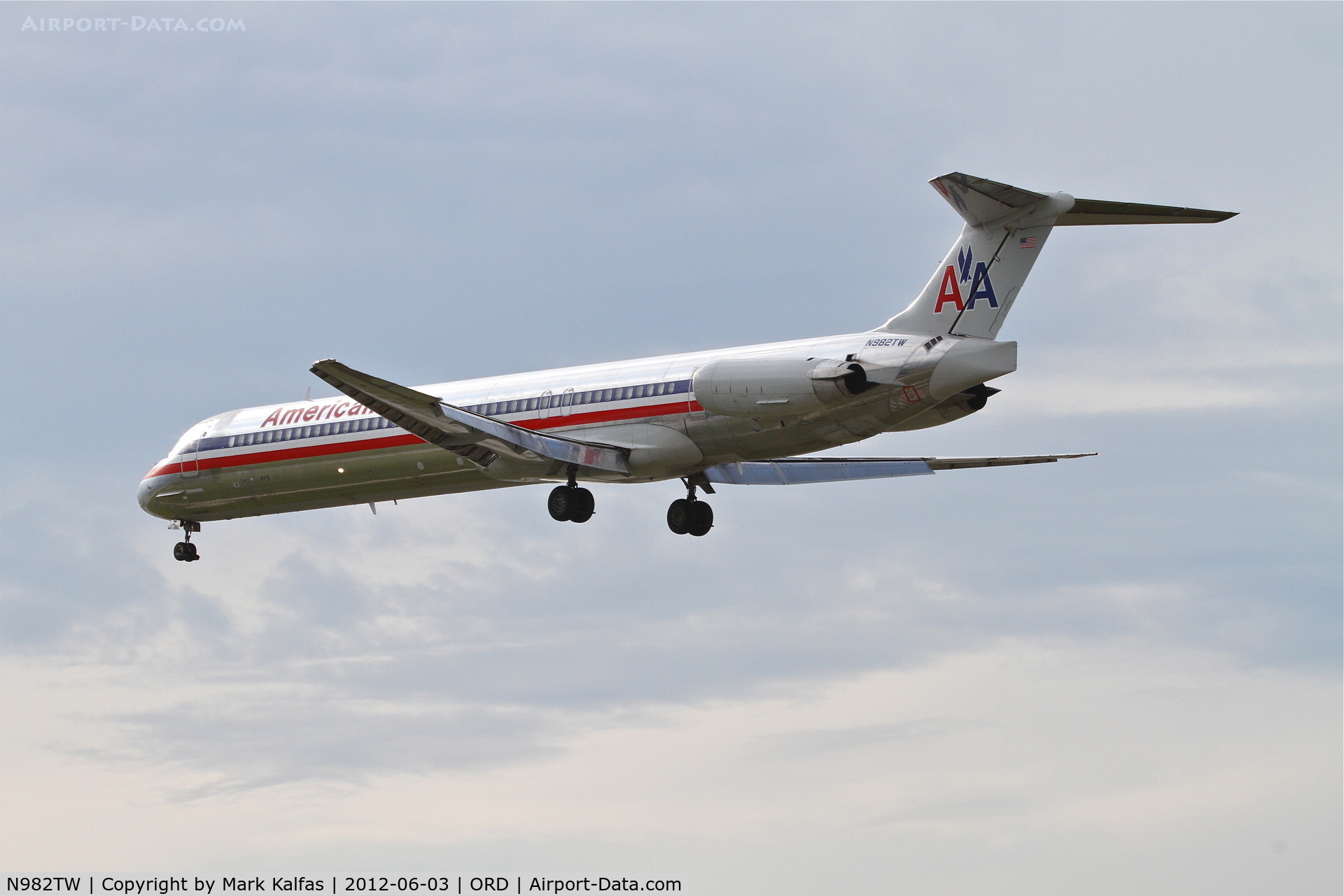 N982TW, 1999 McDonnell Douglas MD-83 (DC-9-83) C/N 53632, American Airlines Mcdonnell Douglas DC-9-83, AAL2321 arriving from Dallas-Fort Worth/KDFW, RWY 28 approach KORD.