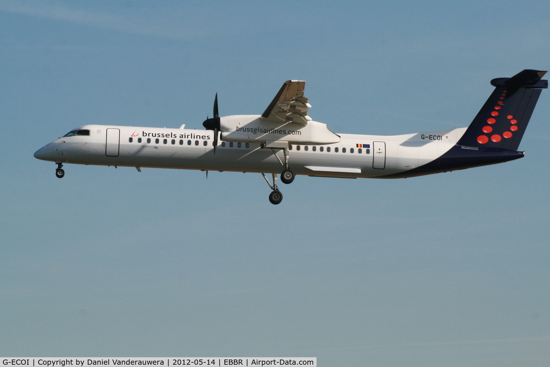 G-ECOI, 2008 De Havilland Canada DHC-8-402Q Dash 8 C/N 4224, Flight SN2050 is descending to RWY 25L