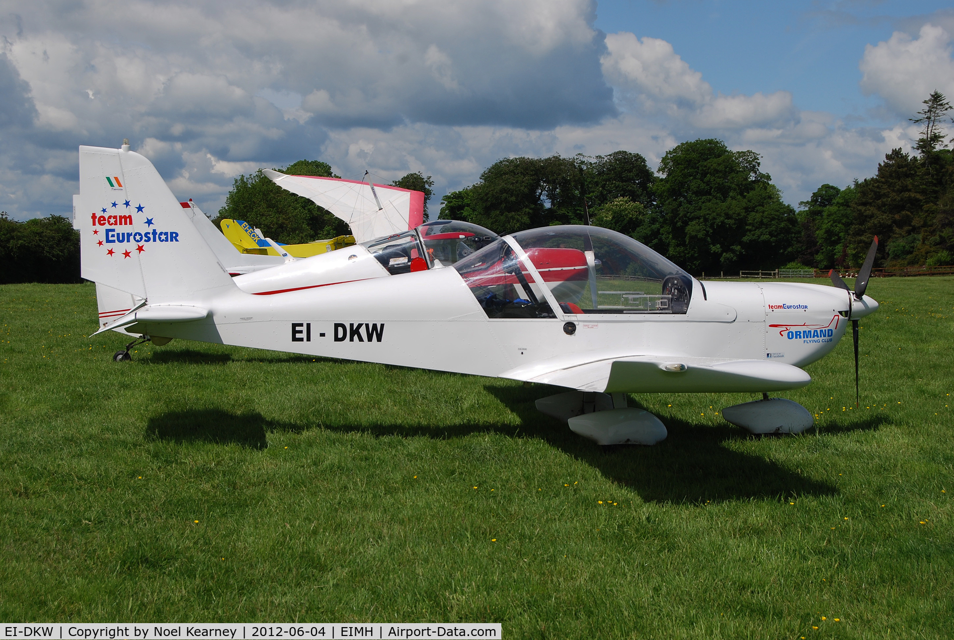 EI-DKW, Aerotechnik EV-97 Eurostar C/N 2005-2513, Ballyboy Fly-in 04-06-2012