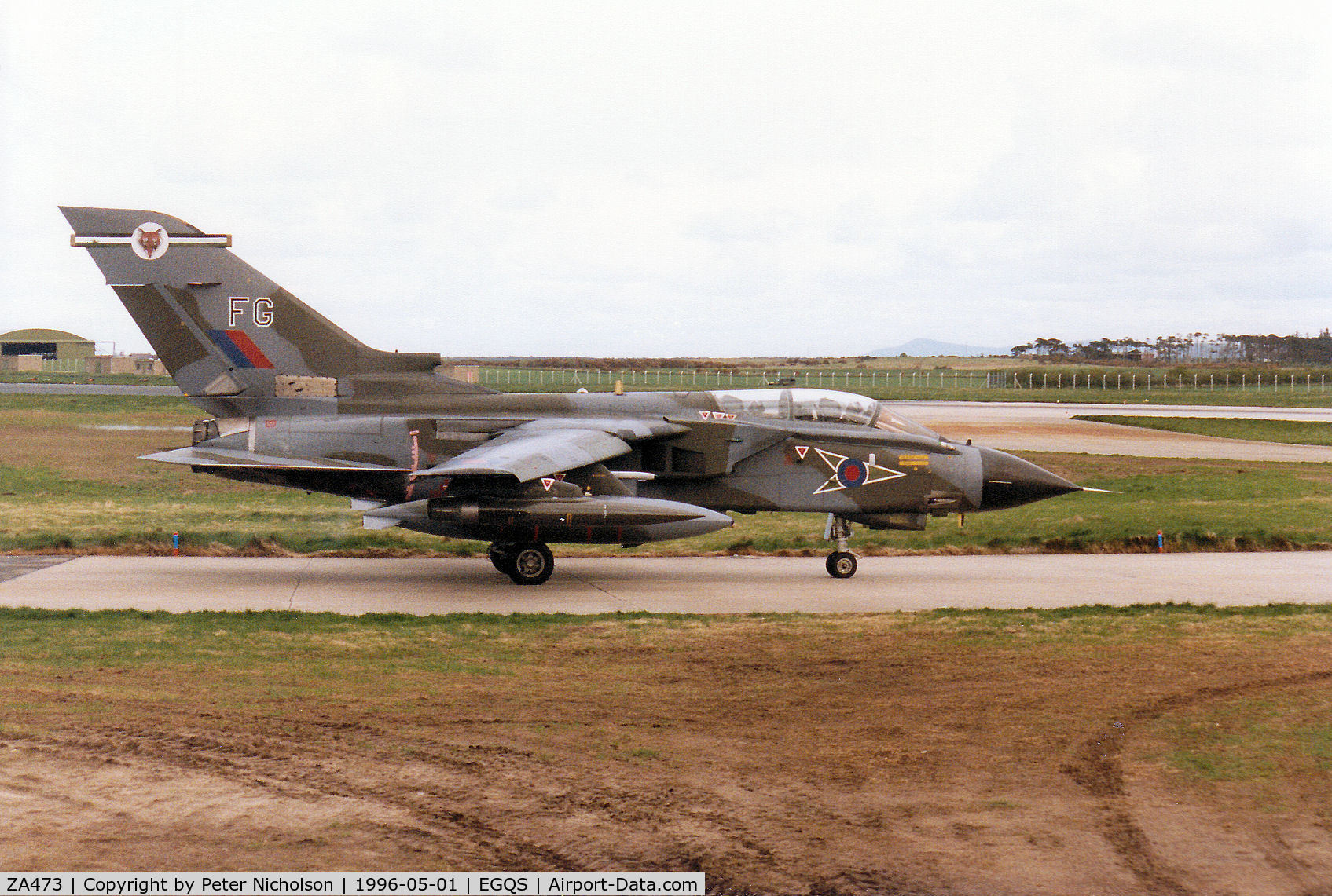 ZA473, 1983 Panavia Tornado GR.1 C/N 298/BS103/3139, Tornado GR.1B, callsign Jackal 2, of 12 Squadron taxying to Runway 05 at RAF Lossiemouth in May 1996.