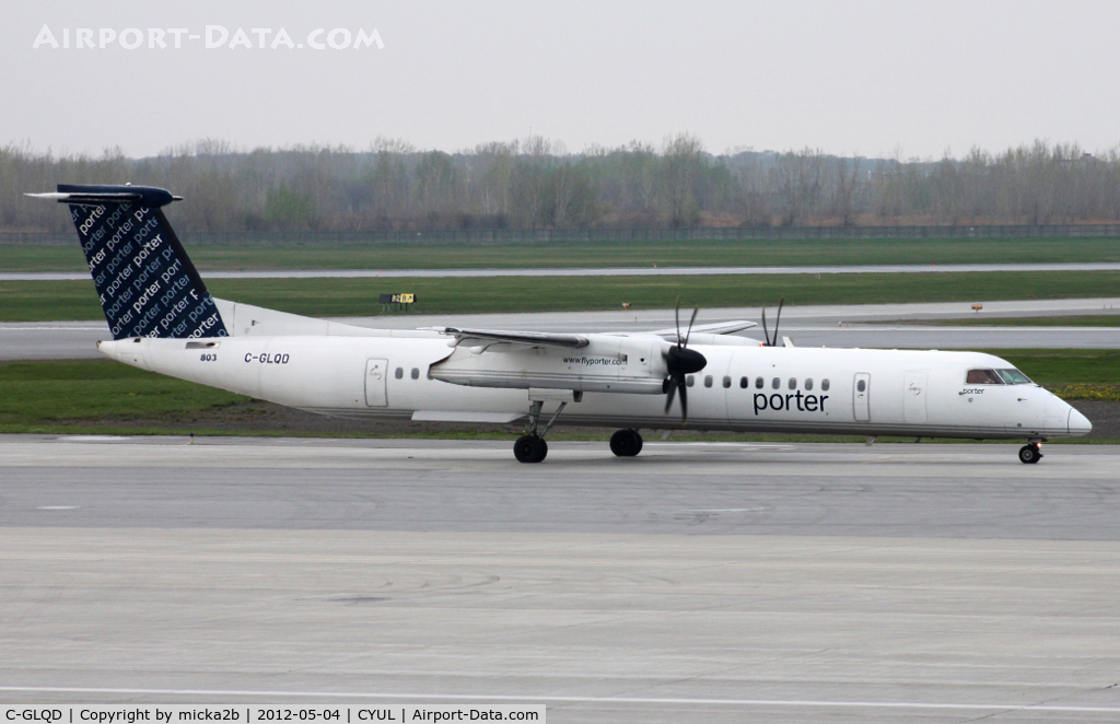 C-GLQD, 2006 De Havilland Canada DHC-8-402Q Dash 8 C/N 4138, Taxiing