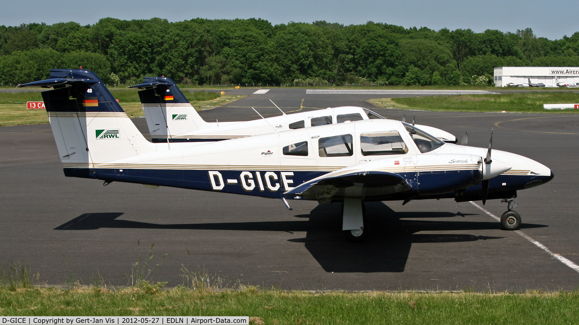 D-GICE, 2002 Piper PA-44-180 Seminole C/N 4496128, No lessons today
