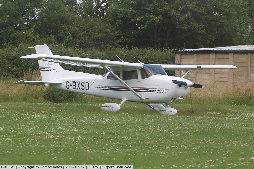 G-BXSD, 1998 Cessna 172R C/N 17280310, Wellesbourne