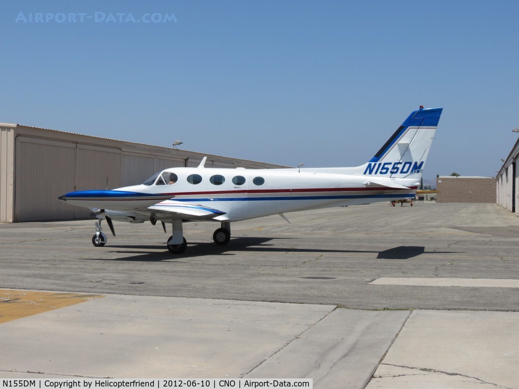 N155DM, 1978 Cessna 340A C/N 340A-0511, Taxiing southbound towards the runway