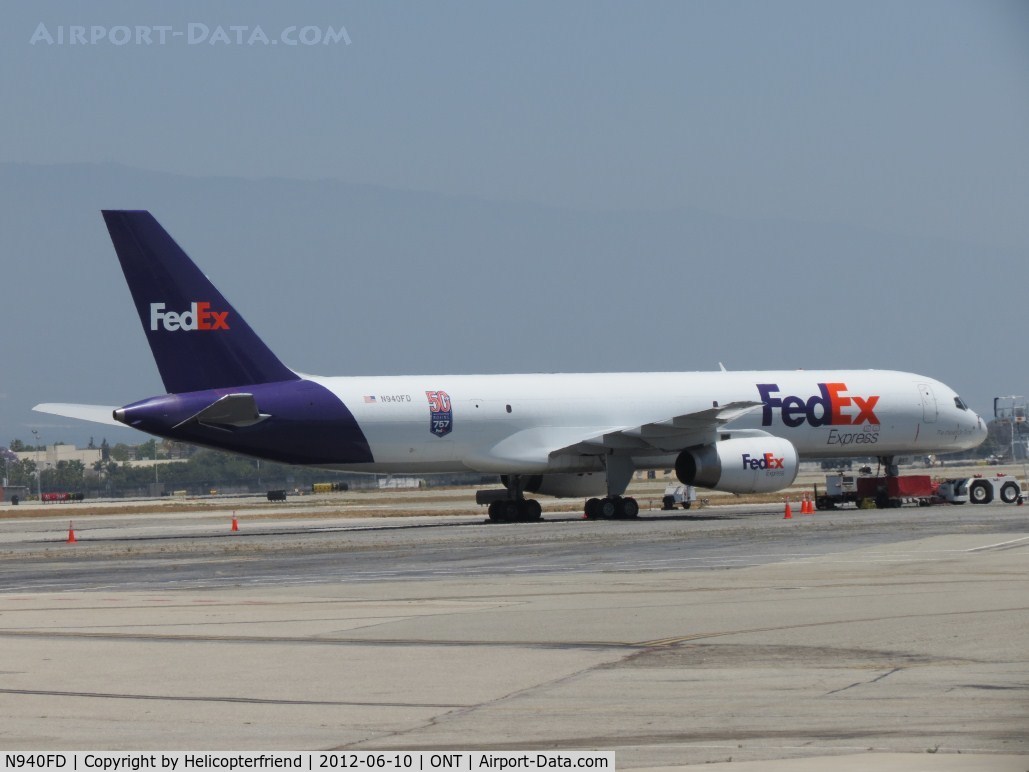N940FD, 1990 Boeing 757-236/SF C/N 24772, Parked in the waiting area for Fed Ex