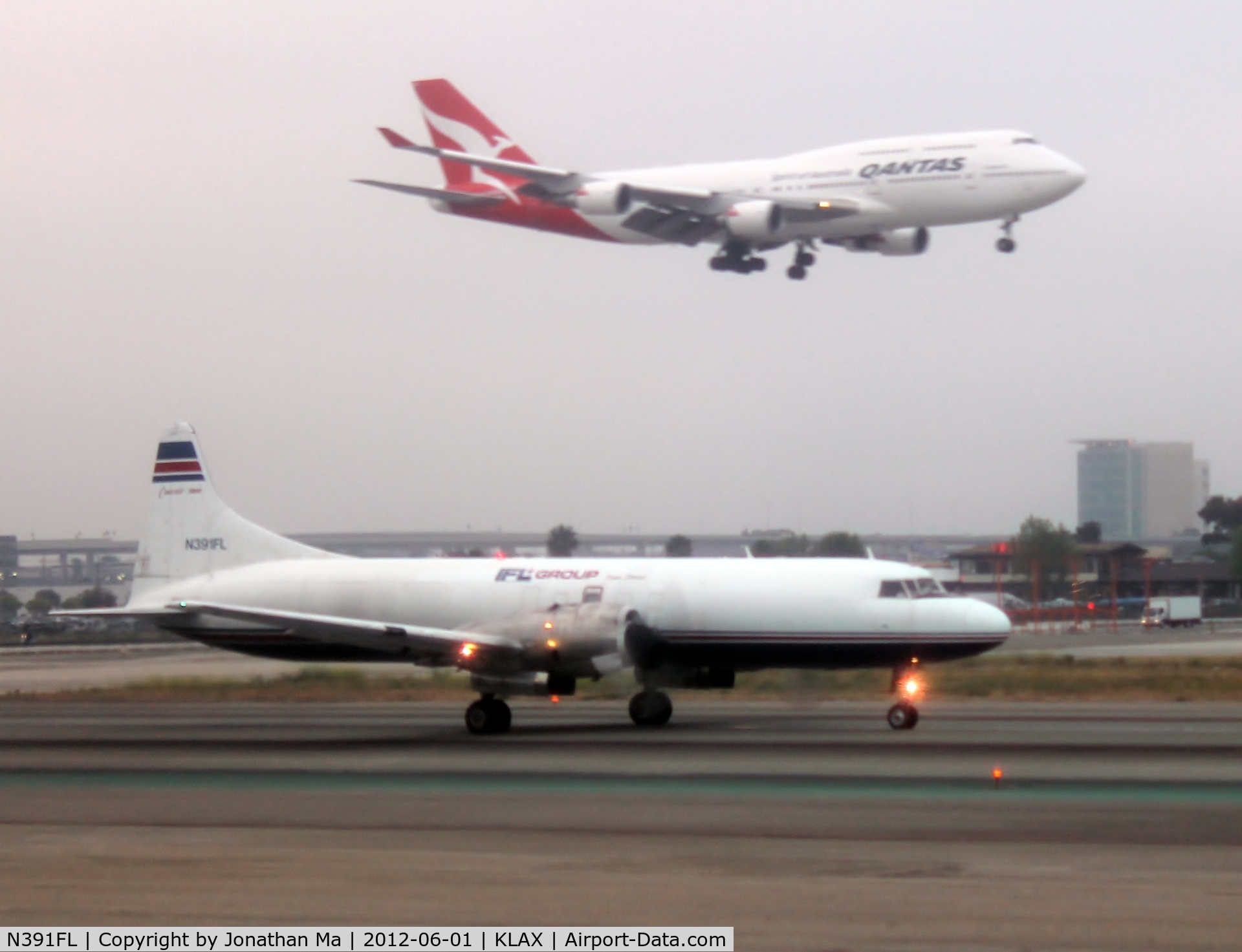 N391FL, 1955 Convair CV-5800(F) C/N 278, Sorry for the bad quality. Quick shot while taxiing of a rare bird