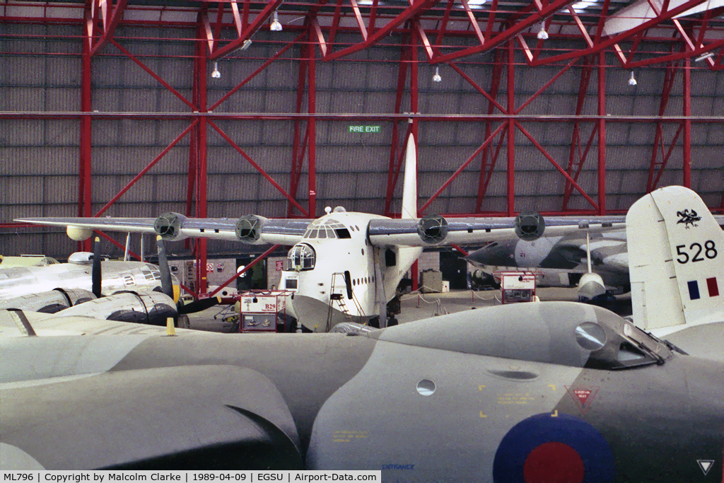 ML796, 1944 Short S.25 Sunderland Mk.V C/N SH.1071, Short S-25 Sunderland 5 in Duxford's main hangar with Vulcan XJ824, Victor XH648, B-29 44-61748 & Hastings TG528. April 1989.