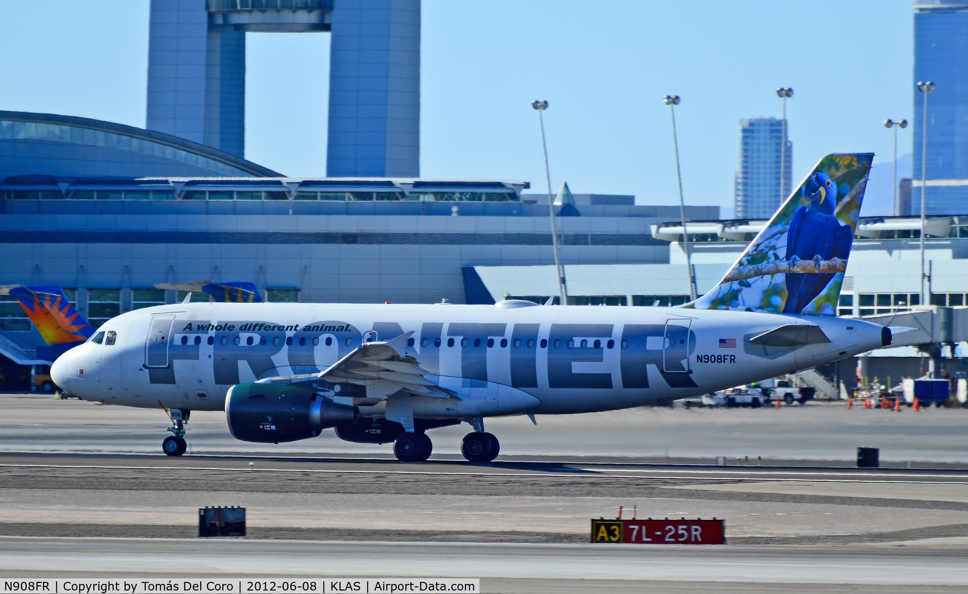 N908FR, 2002 Airbus A319-111 C/N 1759, N908FR Frontier Airlines Airbus A319-111 / 908 (cn 1759)

Frontier change the 