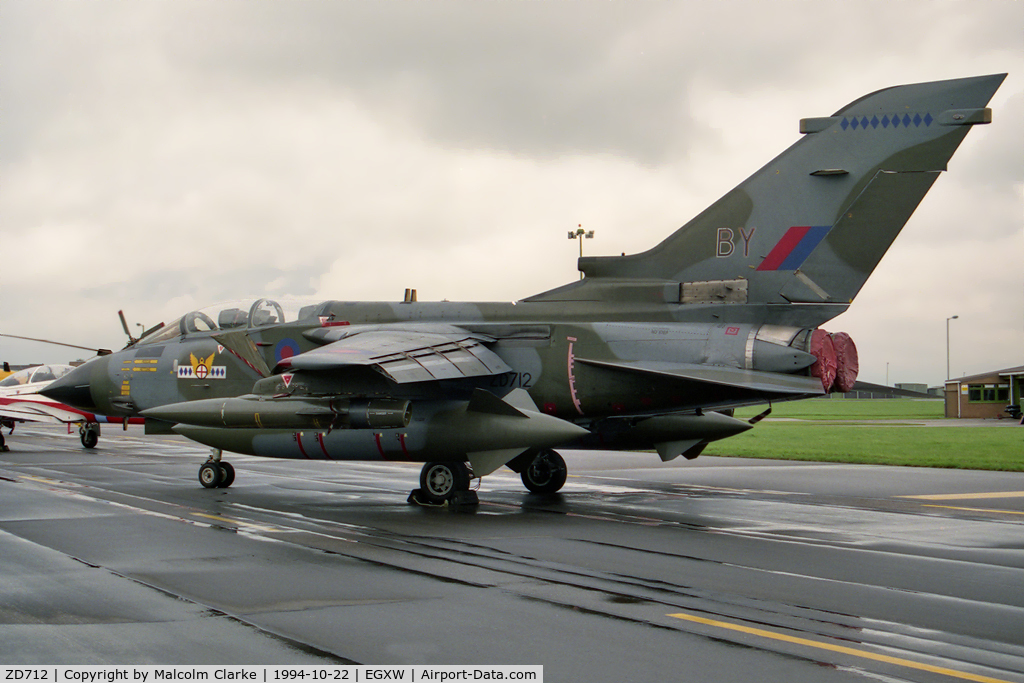 ZD712, 1984 Panavia Tornado GR.1(T) C/N 331/BT038/3153, Panavia Tornado GR.1(T), RAF Waddington, October 1994.