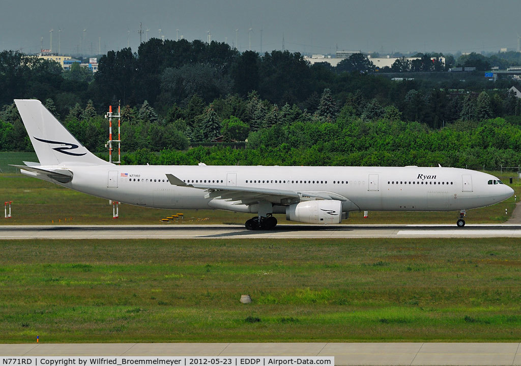 N771RD, 2011 Airbus A330-343 C/N 1231, Take off run on Runway 08L at Leipzig.