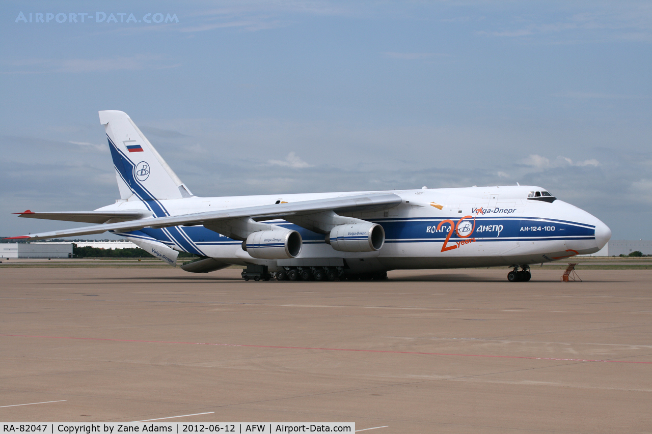 RA-82047, 1992 Antonov An-124-100 Ruslan C/N 9773053259121/0701, AN-124 at Alliance Airport - in town for Eurocopter X3 transport.