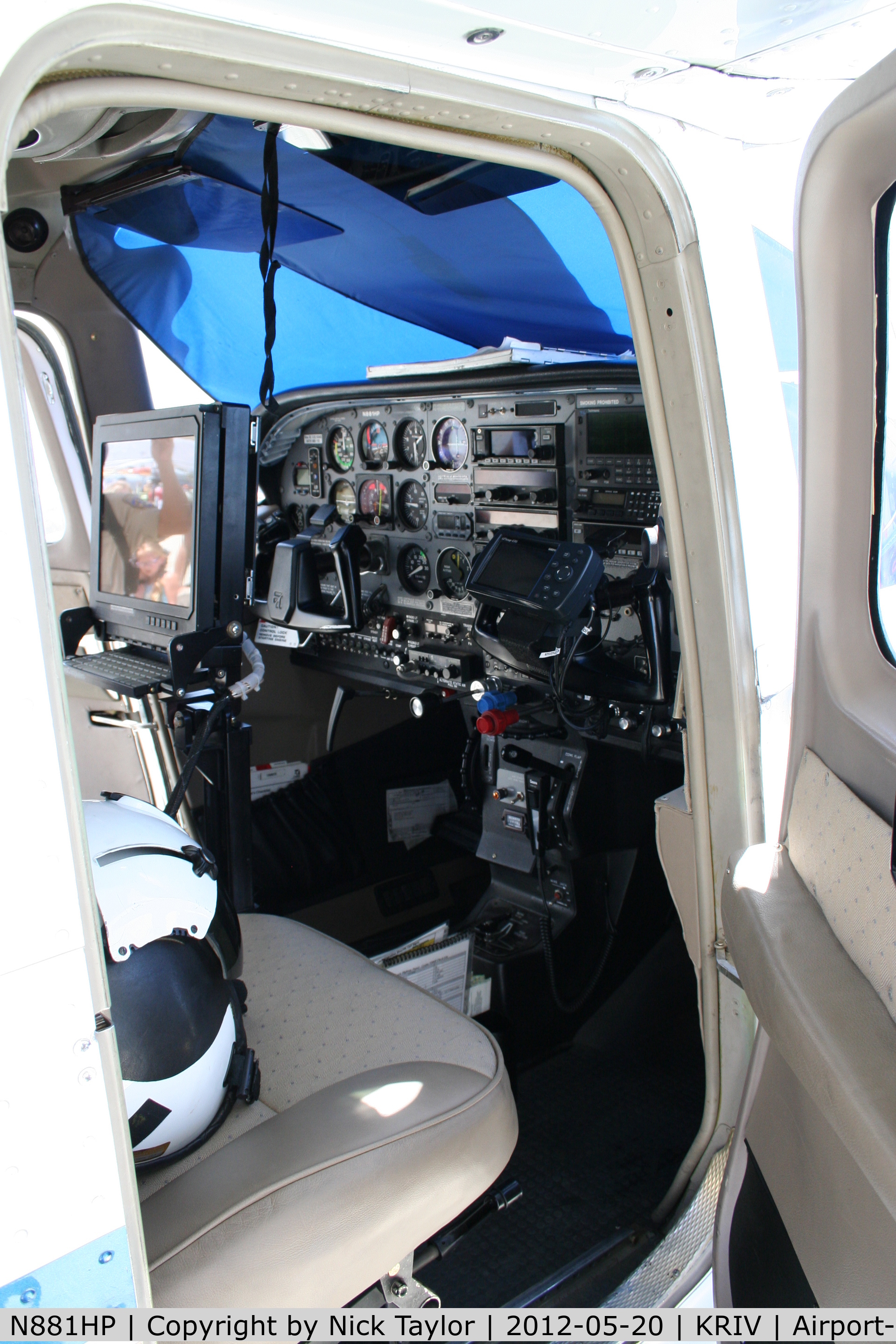 N881HP, 2000 Cessna T206H Turbo Stationair C/N T20608234, CHP T206 office