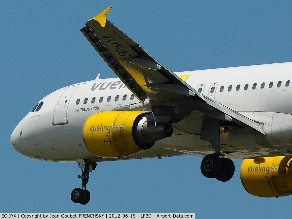 EC-JYX, 2006 Airbus A320-214 C/N 2962, VUELING 2915 from BCN landing 23