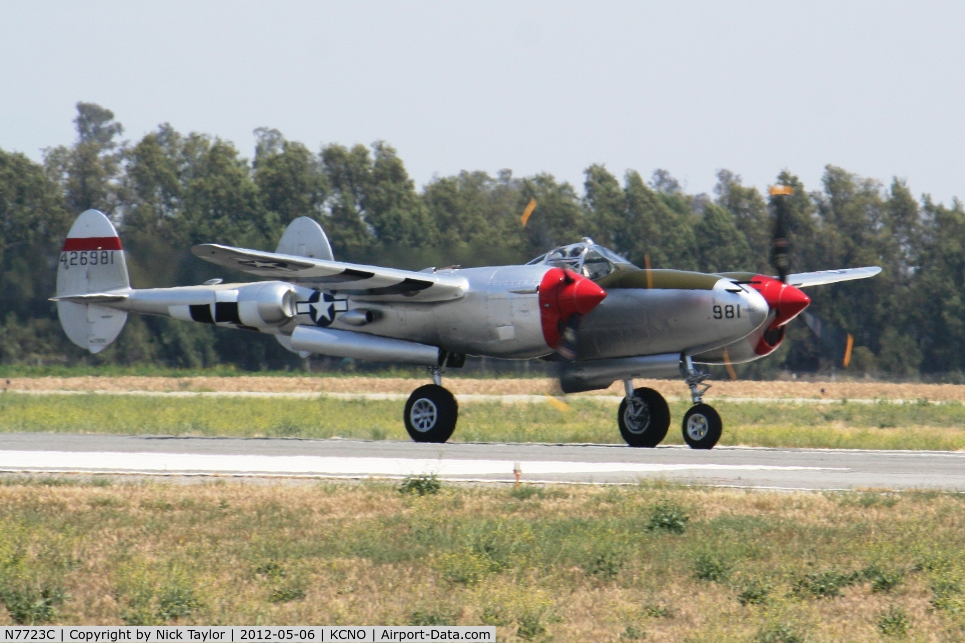 N7723C, 1944 Lockheed P-38L-5 Lightning C/N 7985, Taking off